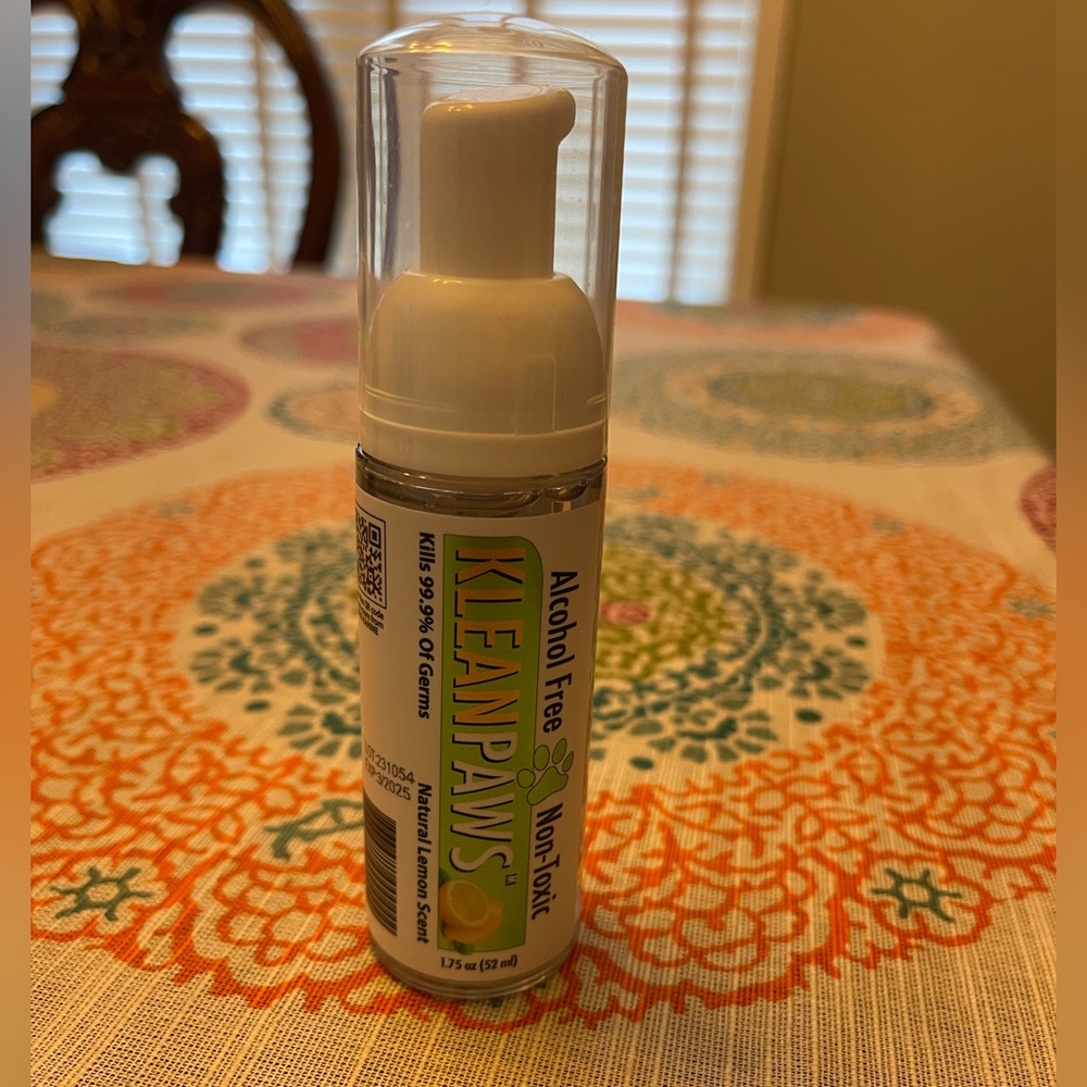 NWT Klean Paws alcohol free paw cleaner